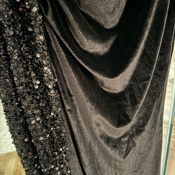 BLACK One Shoulder Sequined Gown W/ High Slit New - Picture 3 of 5